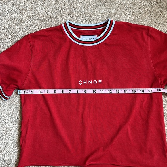 Chnge Red Short Sleeve Cropped Top   Size Medium - Picture 3 of 8